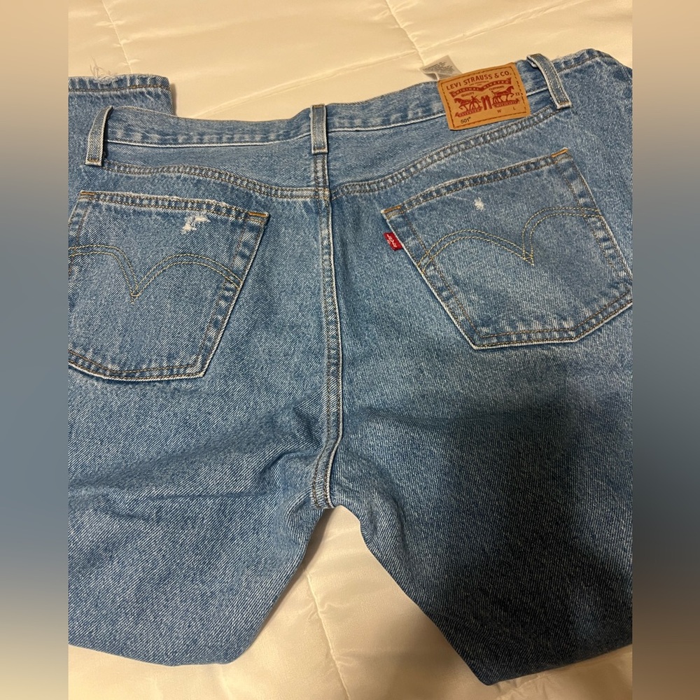 Levi’s 501 cropped jean